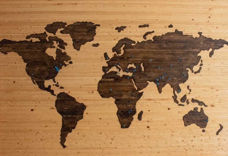 What are the success factors of business internationalization?